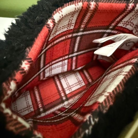 Holiday Sherpa Slipper Boot - Picture 5 of 6